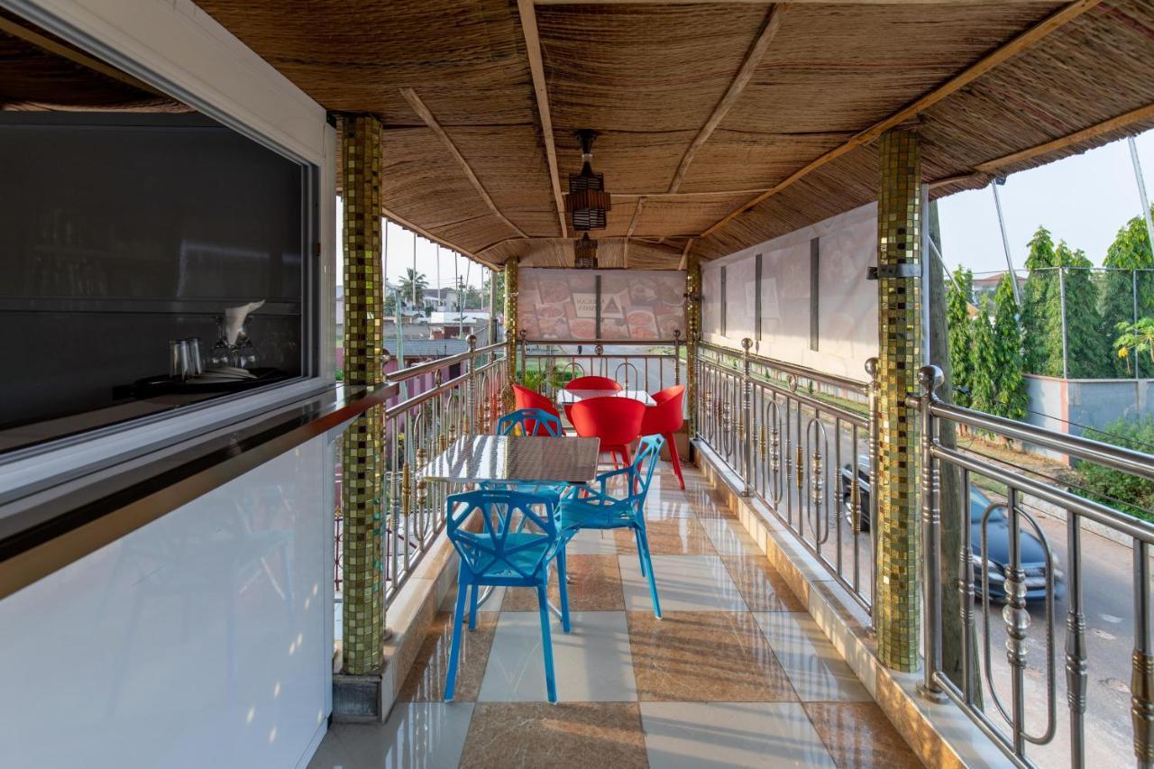 Ag Hotel And Suites Ogbodjo Esterno foto