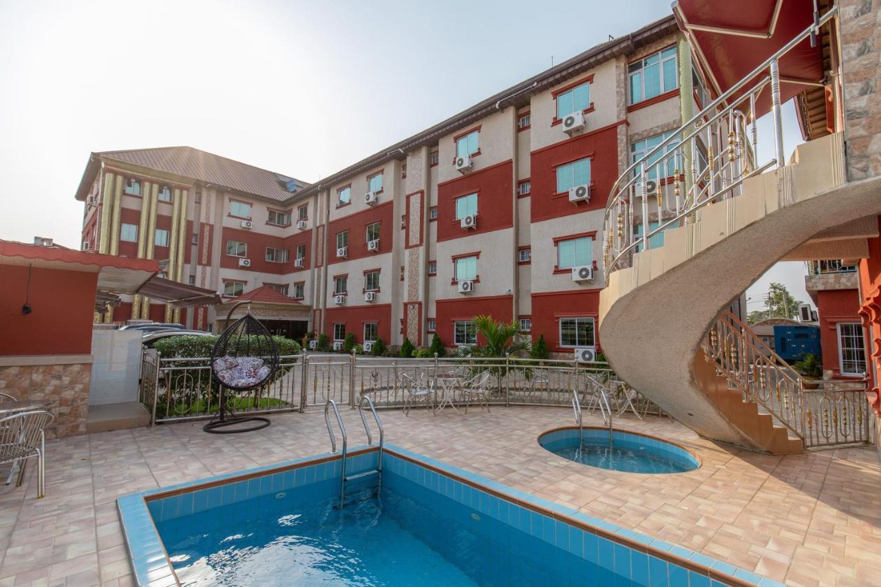 Ag Hotel And Suites Ogbodjo Esterno foto
