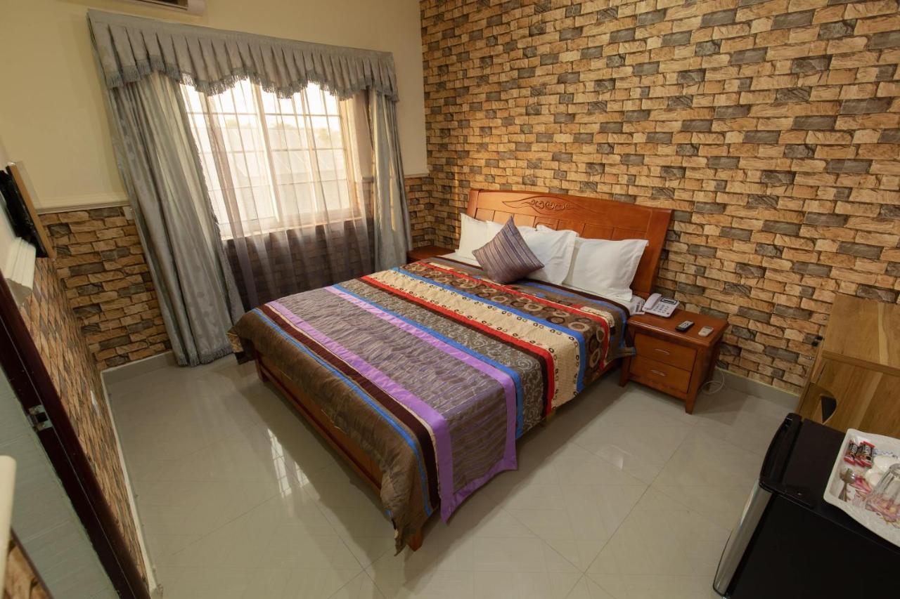 Ag Hotel And Suites Ogbodjo Esterno foto