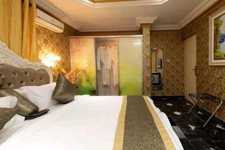 Ag Hotel And Suites Ogbodjo Esterno foto